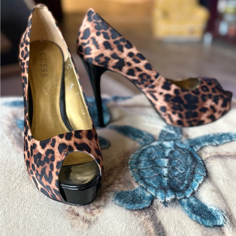 GUESS Leopard Print Peep Toe Heels 10M